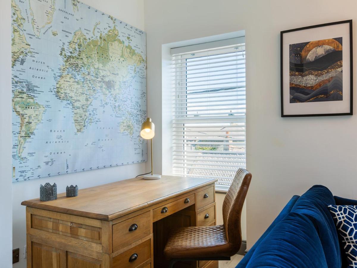 Macs Townhouse Dungarvan ดันการ์วัน ภายนอก รูปภาพ