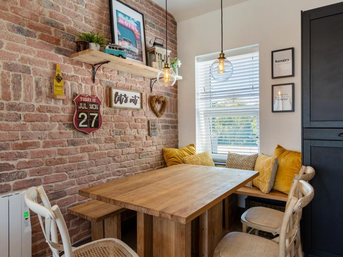 Macs Townhouse Dungarvan ดันการ์วัน ภายนอก รูปภาพ