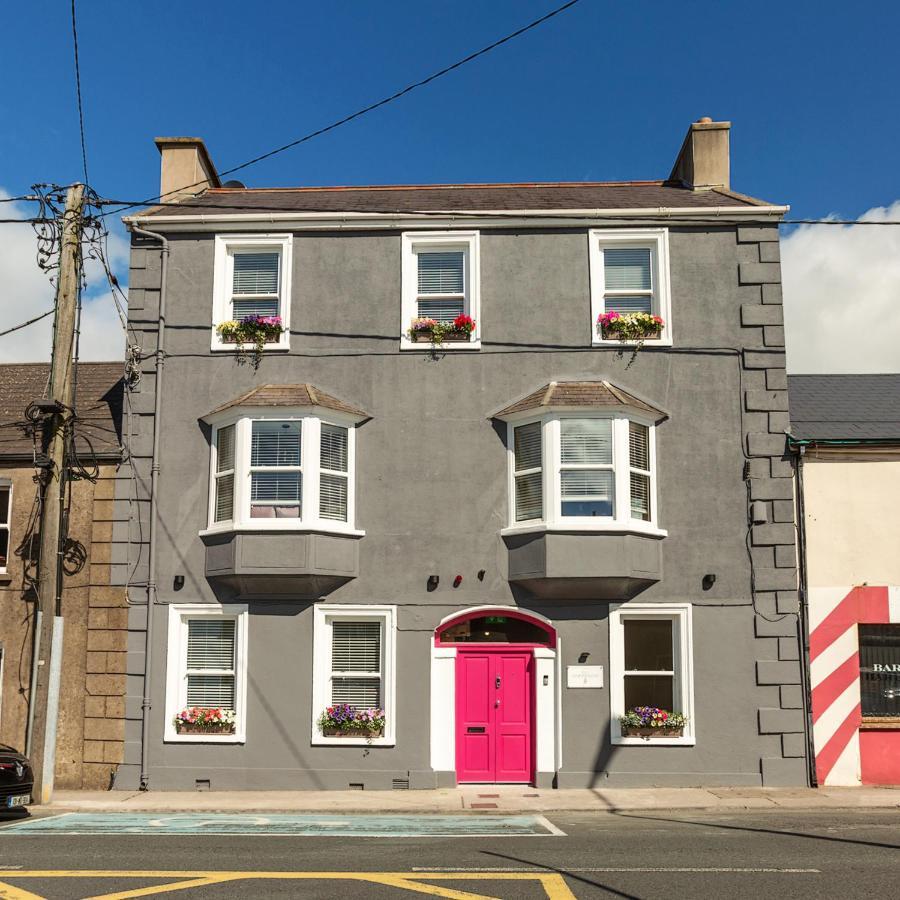 Macs Townhouse Dungarvan ดันการ์วัน ภายนอก รูปภาพ