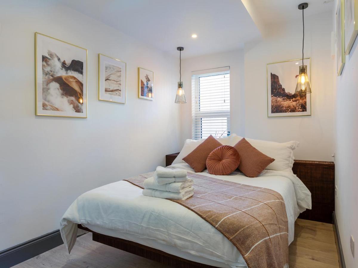 Macs Townhouse Dungarvan ดันการ์วัน ภายนอก รูปภาพ