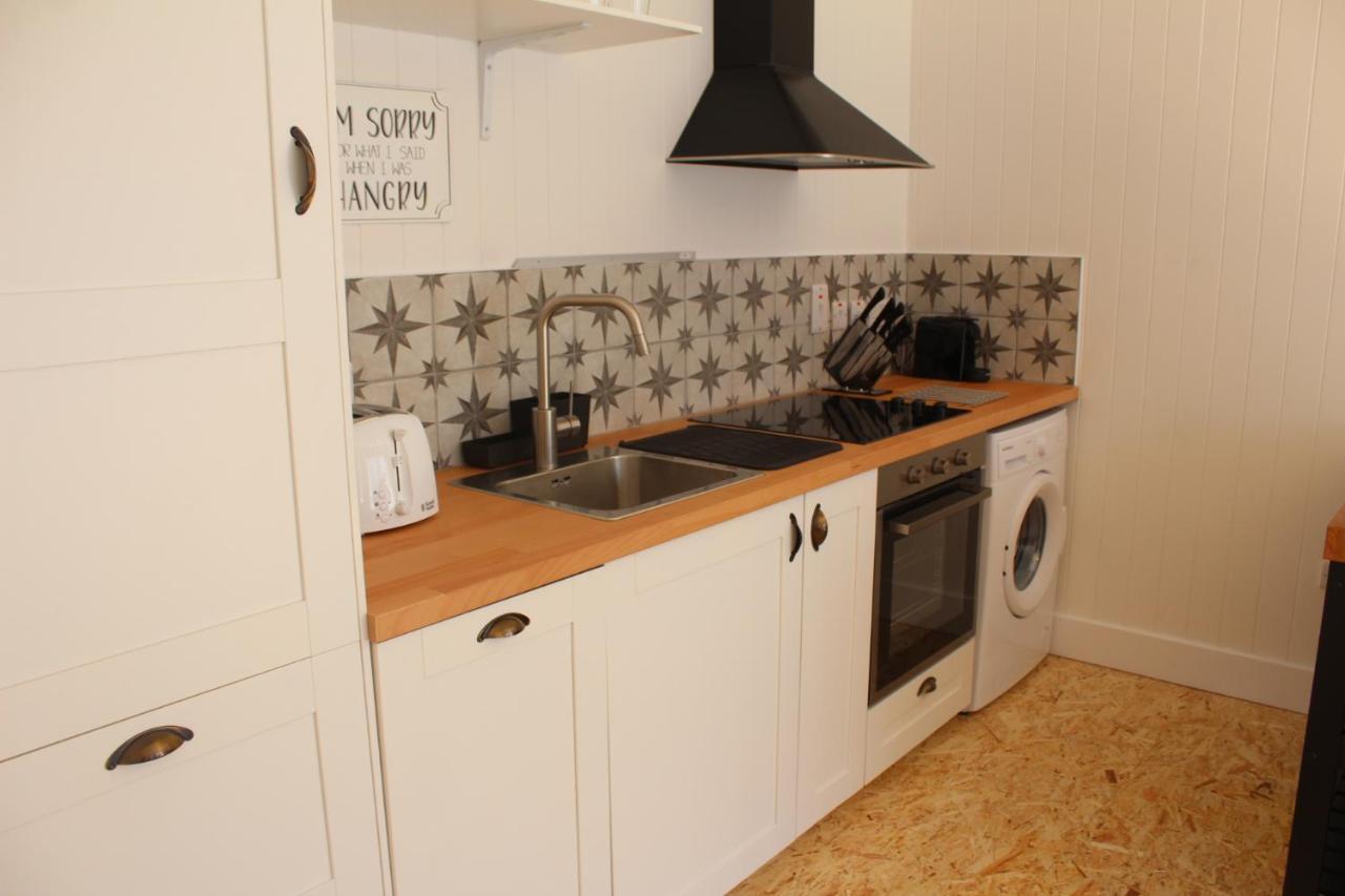 Macs Townhouse Dungarvan ดันการ์วัน ภายนอก รูปภาพ
